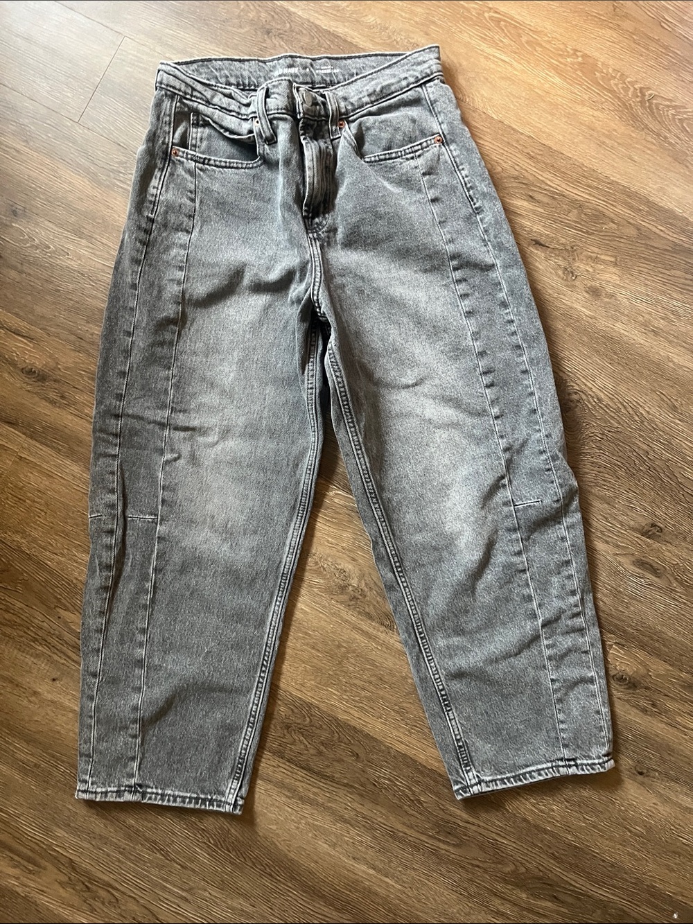 Old Navy High-Rise Barrel-Leg Jeans in Washed Gray